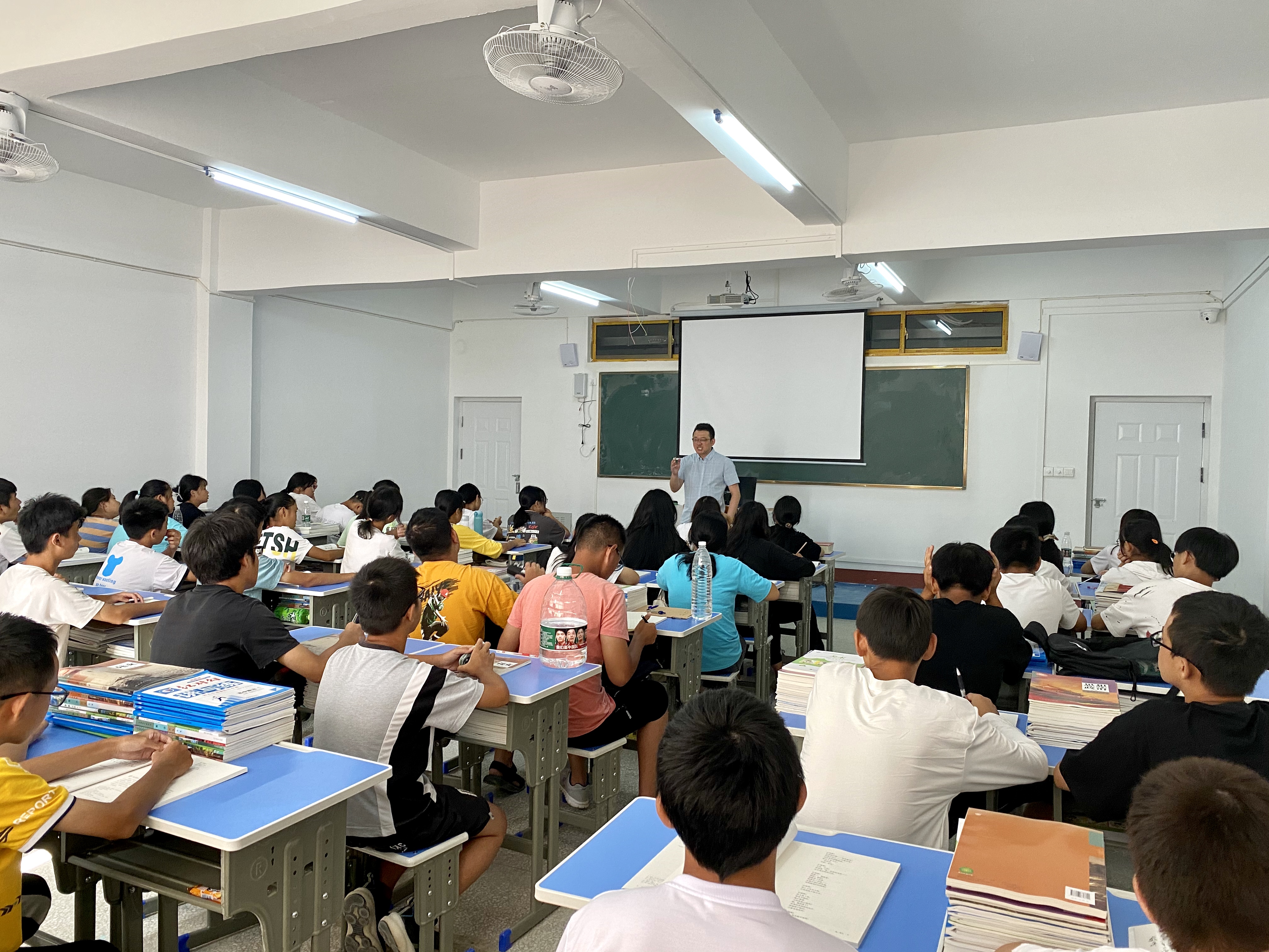 教学检查|咸宁振宁技工学校教学质量检查听课活动(图2)