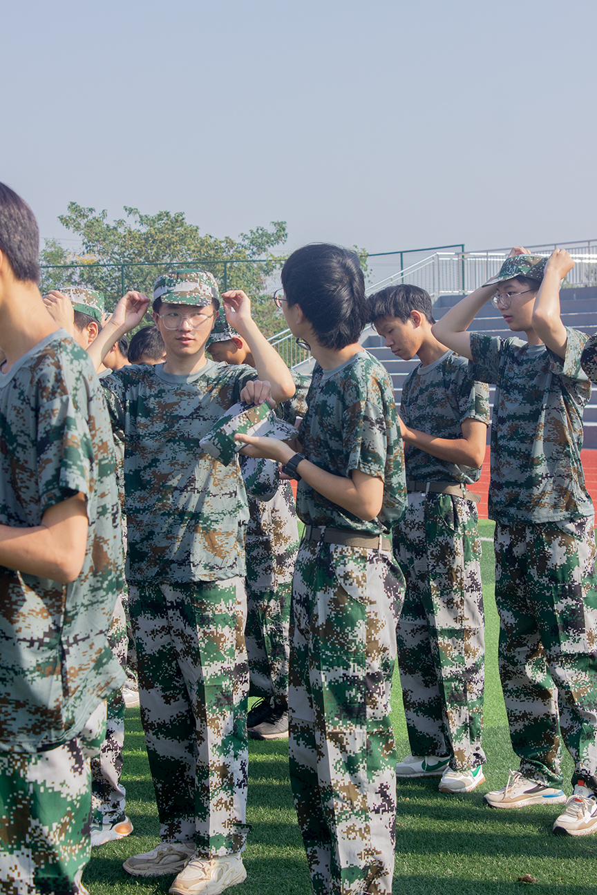 鹏程万里今朝始 青春逐梦正当时 | 振宁技工学校2022级新生军训开营仪式(图11)