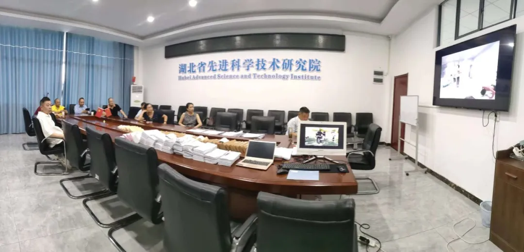 专家领导莅临振宁学校参观指导，助力学校发展迈向新台阶(图2)