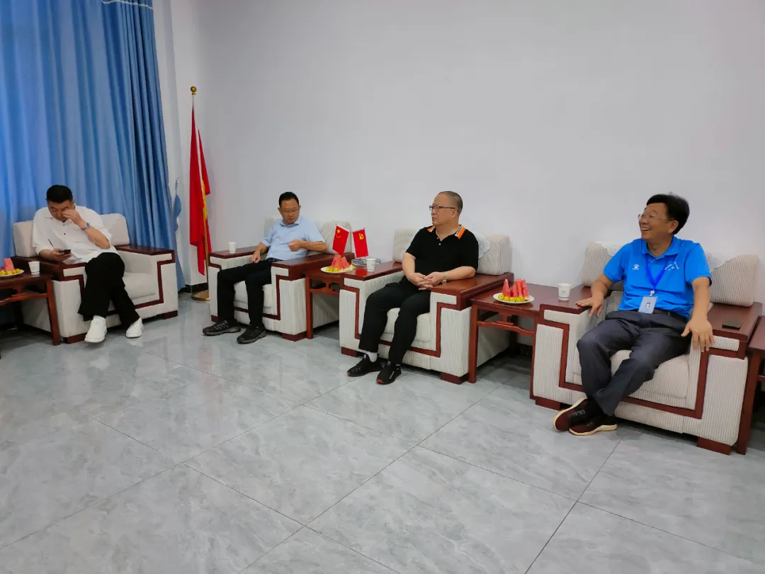 专家领导莅临振宁学校参观指导，助力学校发展迈向新台阶(图4)