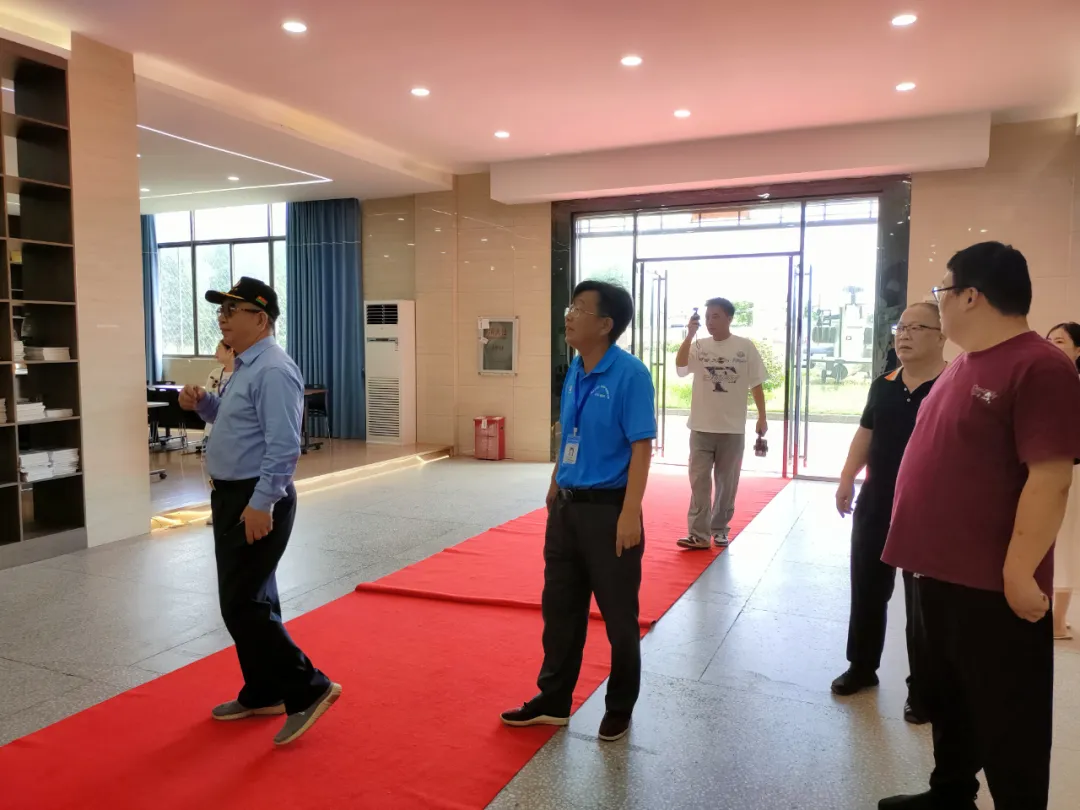 专家领导莅临振宁学校参观指导，助力学校发展迈向新台阶(图5)