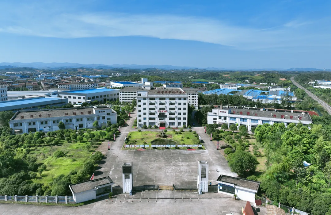 深化校地共建——市妇联领导赴咸宁振宁技工学院开展工作交流(图2)