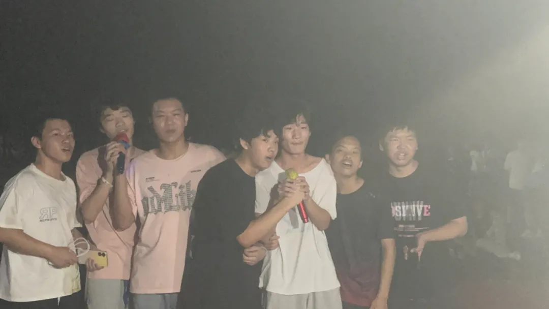 秋风送爽，丹桂飘香——咸宁振宁技工学校全体师生欢聚一堂，参加庆祝教师节暨迎中秋感恩的心主题活动。(图15)