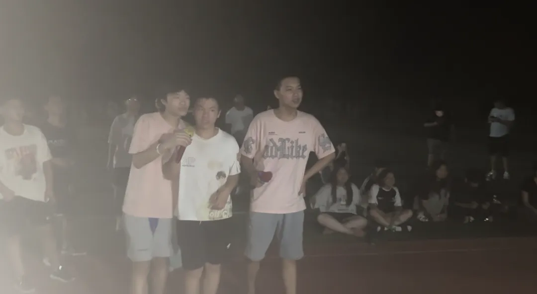 秋风送爽，丹桂飘香——咸宁振宁技工学校全体师生欢聚一堂，参加庆祝教师节暨迎中秋感恩的心主题活动。(图20)